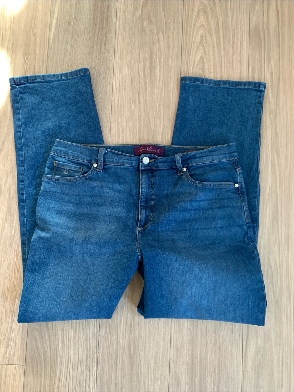 Gloria Vanderbilt Amanda blue jeans